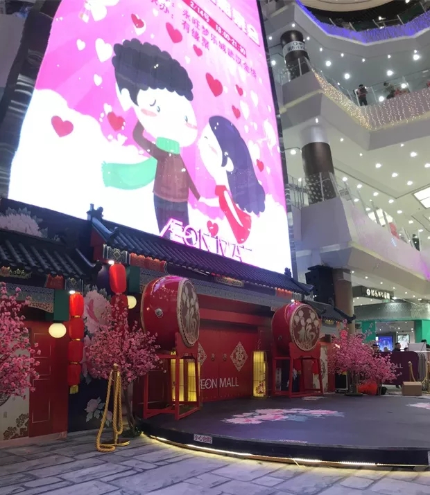 這面3層樓高的壹品玉屏，帶火這座16萬(wàn)㎡購(gòu)物中心的線下?tīng)I(yíng)銷(xiāo) 3.webp.jpg