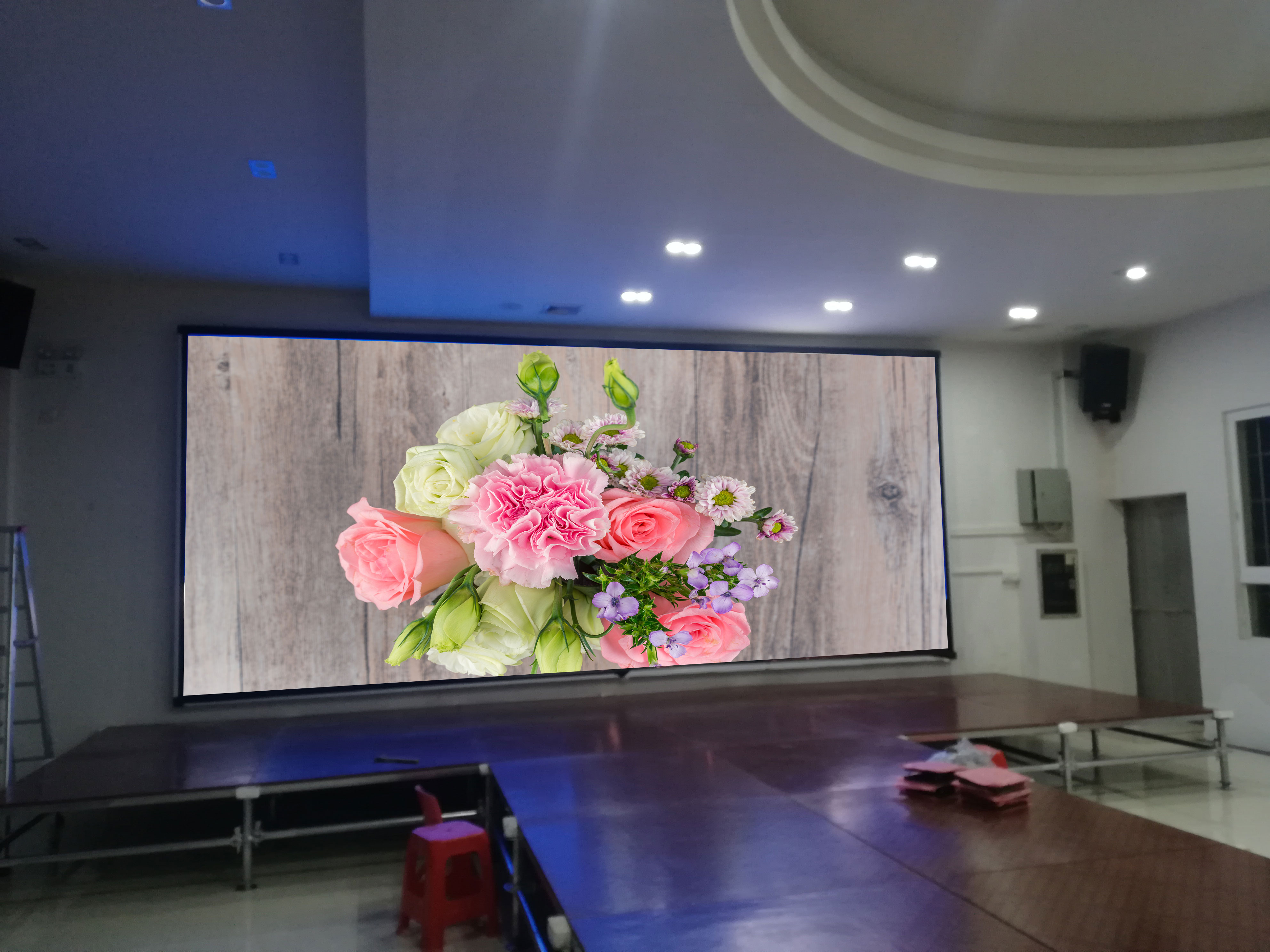 高清室內(nèi)LED<a href=http://www.m.rklab.cn/quancai/ target=_blank class=infotextkey>全彩顯示屏</a>